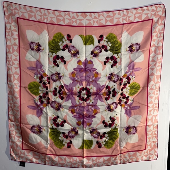 Silk scarf floral - Picture 3 of 7